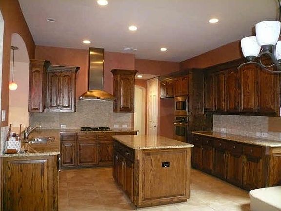 4th image of 625 York Ct