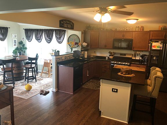 4th image of 2420 Agassiz Dr