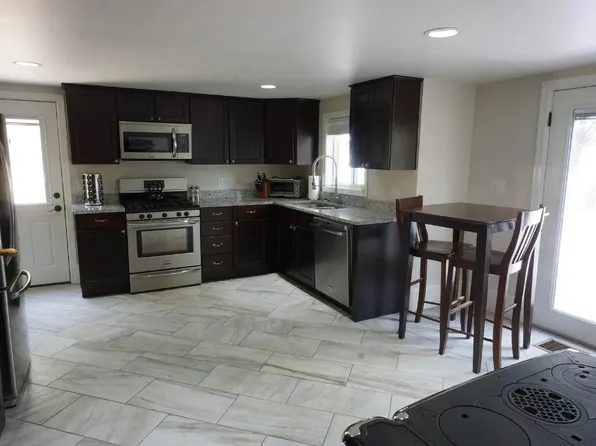 354 French St #A, Bangor, ME 04401