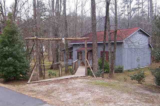1st image of 400 Trailwinds Dr