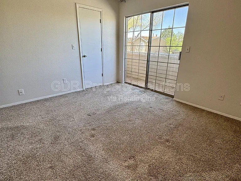 700 Fruit Ave NW — Photo 17