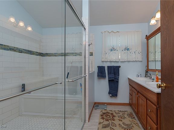 5th image of 130 Strecker Dr
