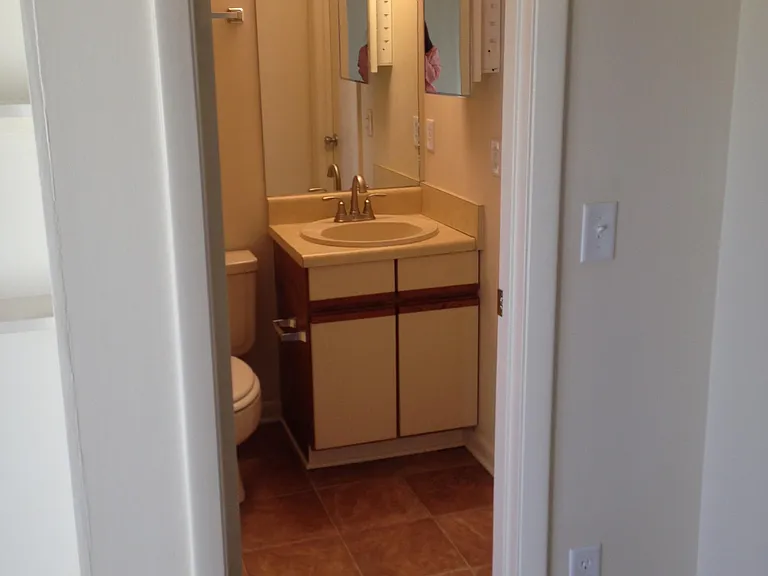 1325 W 12th St #C3 — Photo 17