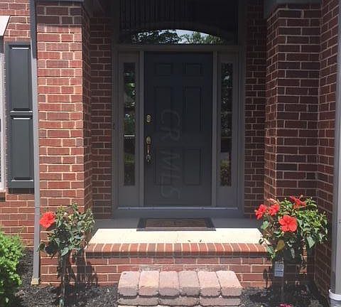 4th image of 3189 Montclair Ave