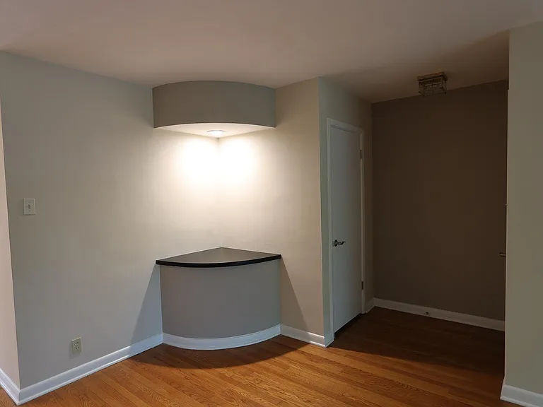 7575 Parkdale Ave #2W — Photo 6