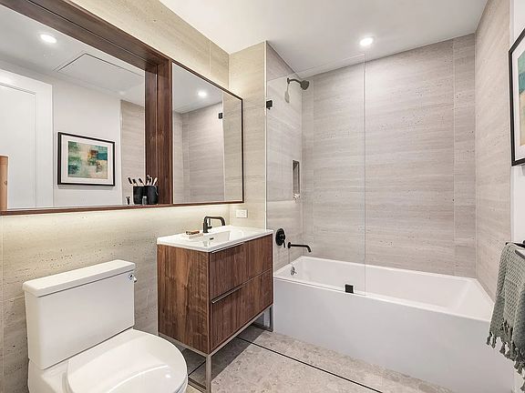 3rd image of 395 Carroll St #1005