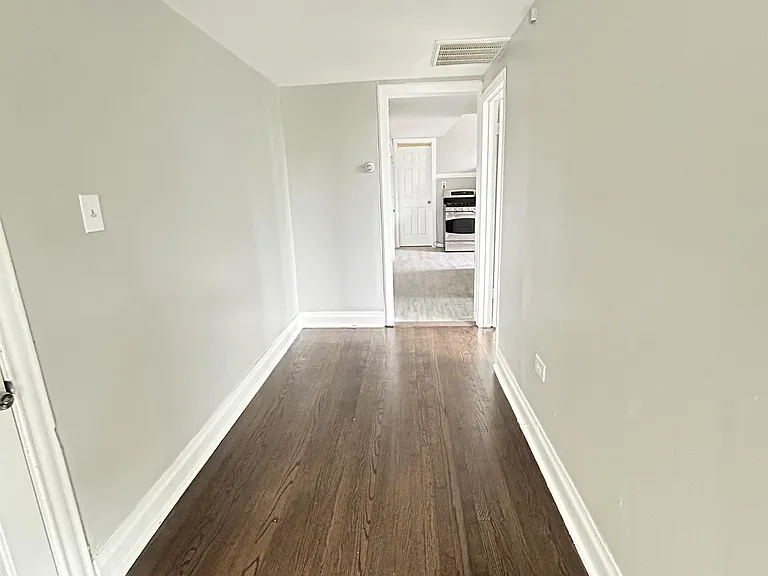 6100 S Green St — Photo 22