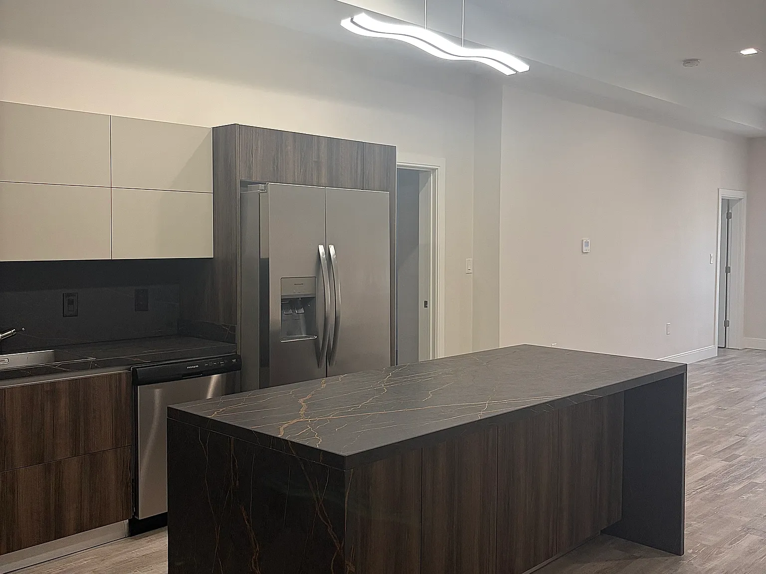 2 bed, 1050 sqft, $2,650 — Photo 2
