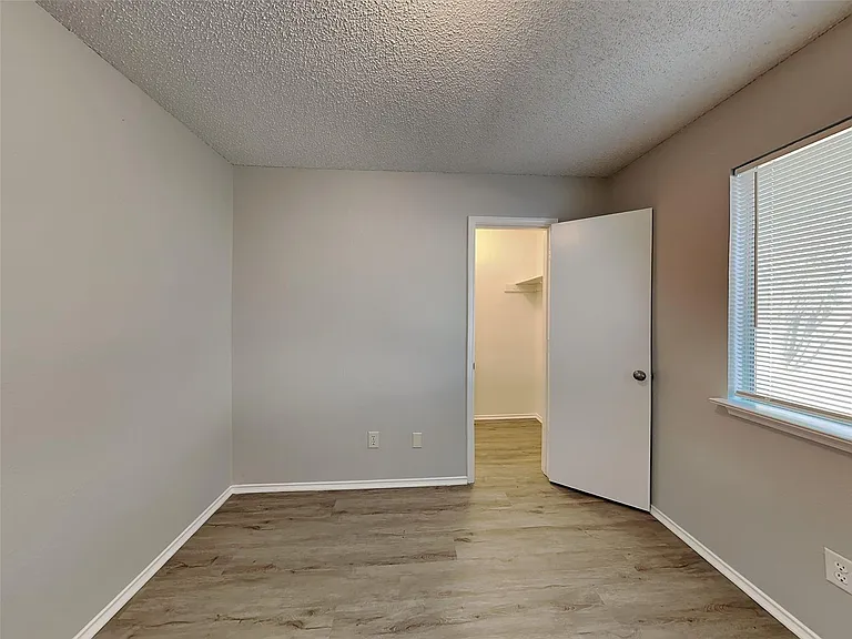 6701 Windwillow Dr — Photo 11