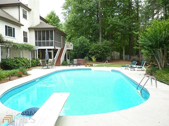 2nd image of 215 Gleneagles Pt