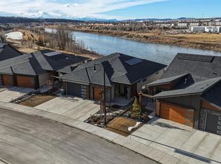 31 SE Riviera Ct, Cochrane, AB T4C2V8