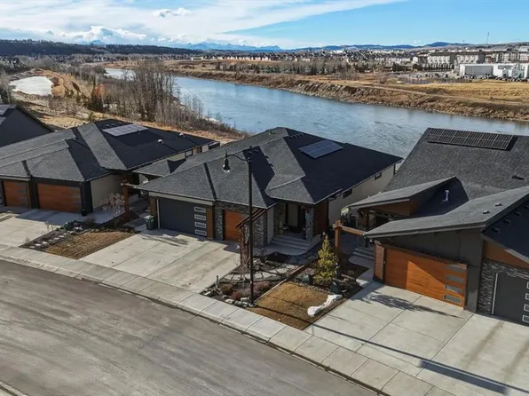 31 SE Riviera Ct, Cochrane, AB T4C 2V8