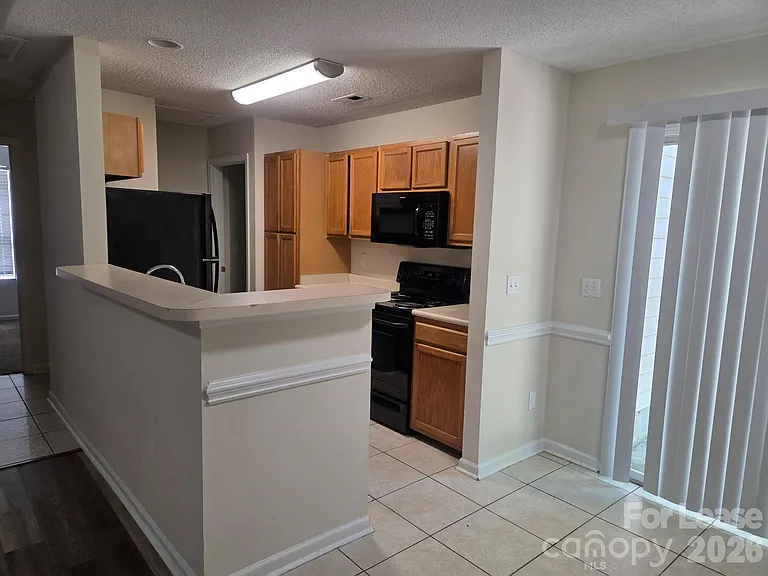 437 Cedarcroft Dr — Photo 5