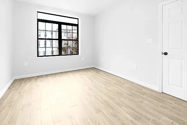 Rented by The InHouse Group | media 2