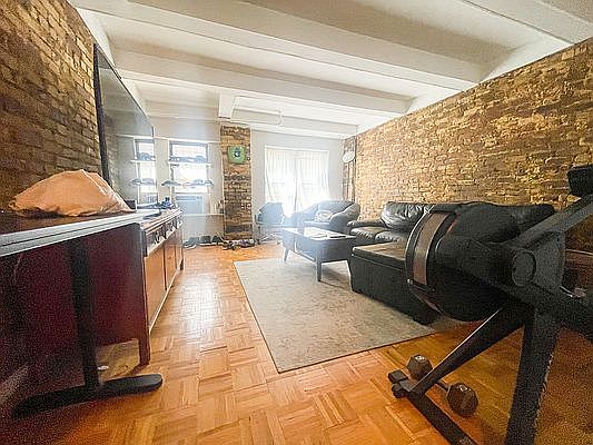 2nd image of 361 E 10th St APT B