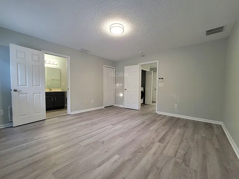 10254 Park Commons Dr — Photo 7