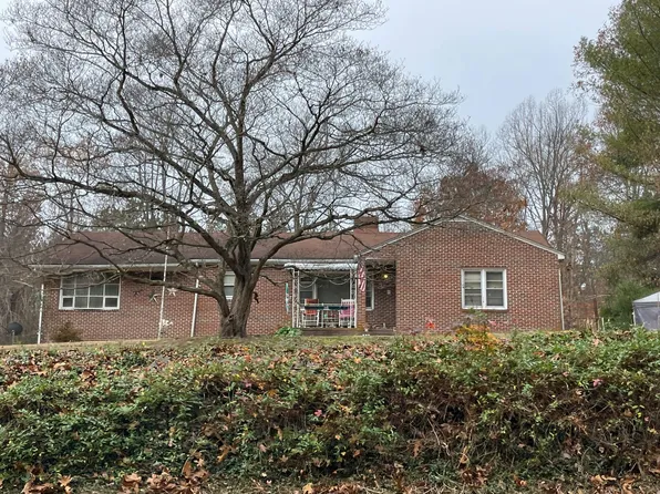 1303 Watsons Wood Rd, Crewe, VA 23930
