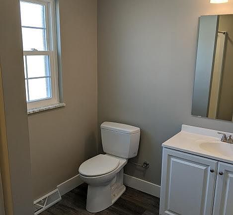 4th image of 2060 Sutton Ave Unit A