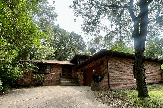 1st image of 7633 Hemlock Ave