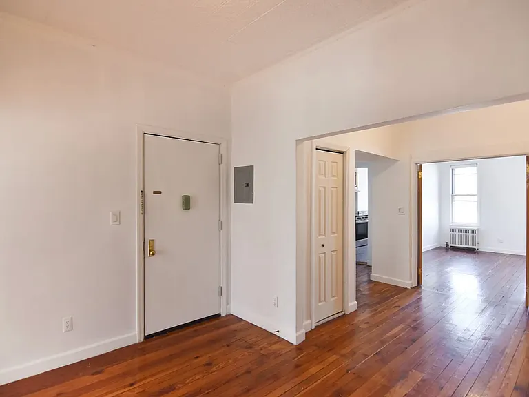165 Monitor St #3 — Photo 5