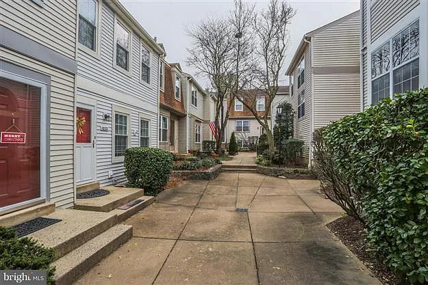 10305 Bridgetown Pl — Photo 3