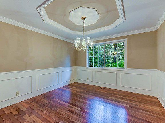 3rd image of 4924 225th Ave NE