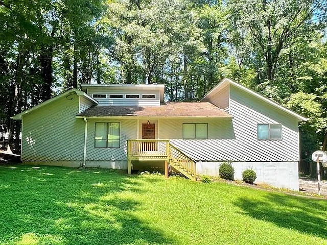4 bed, 3.0 bath, 2753 sqft, $2,495 — Photo 1