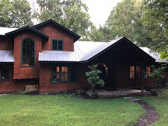 3rd image of 3919 Carrington Ln