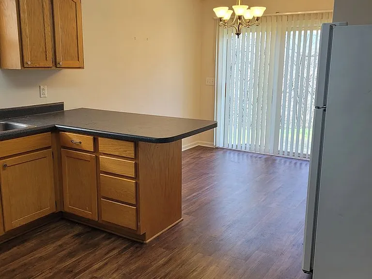 184 Bethania Oaks Cir — Photo 2