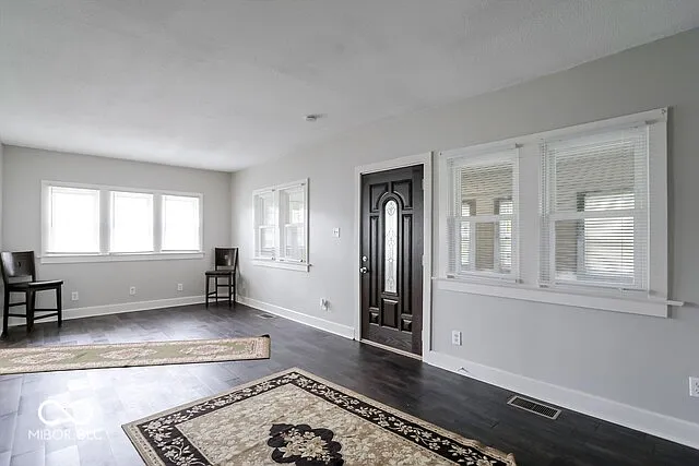 945 Cecil Ave — Photo 17
