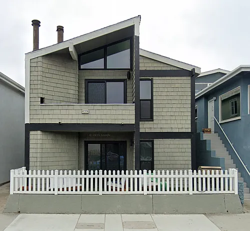 421 E Balboa Blvd #A Photo 1