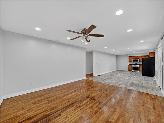 3rd image of 441 Chambers Rd