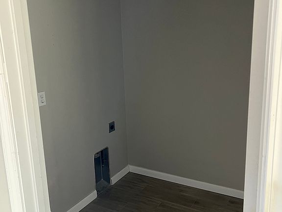 4th image of 5920 Stallon Way