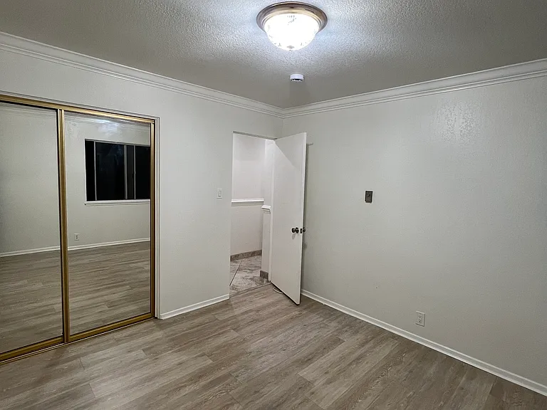5700 Ravenspur Dr #201 — Photo 22
