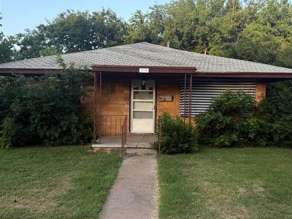214 N 13th St, Frederick, OK 73542