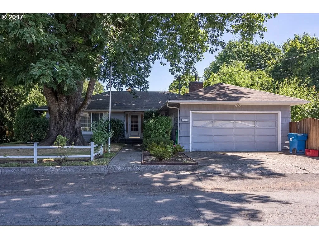 200 N Evergreen Ave photo 1