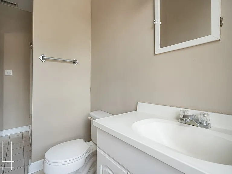 2487 Summit St #2491 — Photo 27
