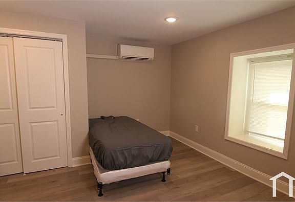 5th image of 4707 Penn St #B1
