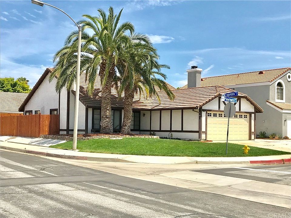 1st image of 714 Pinehurst Dr