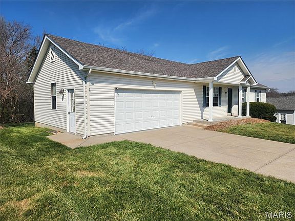 3rd image of 379 Martin Field Ct
