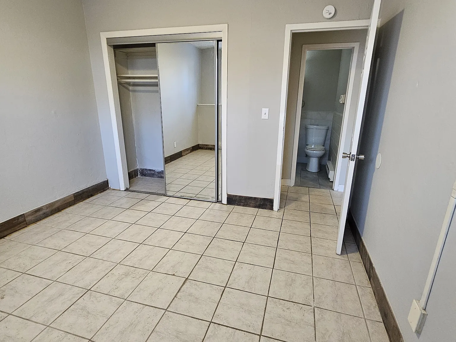 1 bed, $1,300 — Photo 3