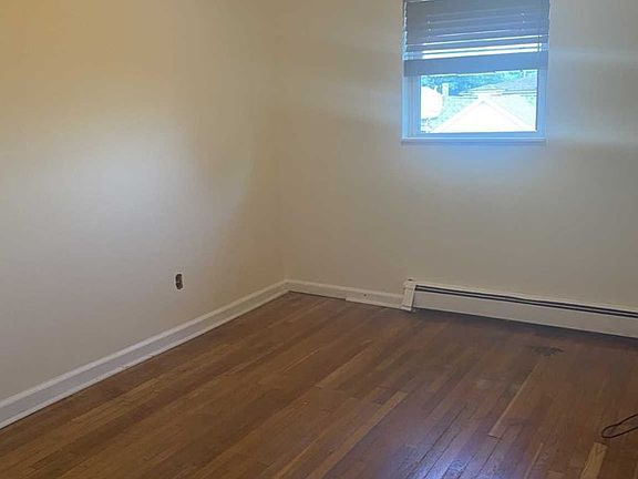 5th image of 542 Anderson Ave Floor 2