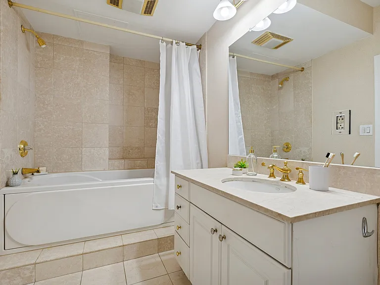 1514 Spruce St #Penthouse 2702 — Photo 23