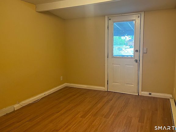 3rd image of 21 Gordon Avenue
