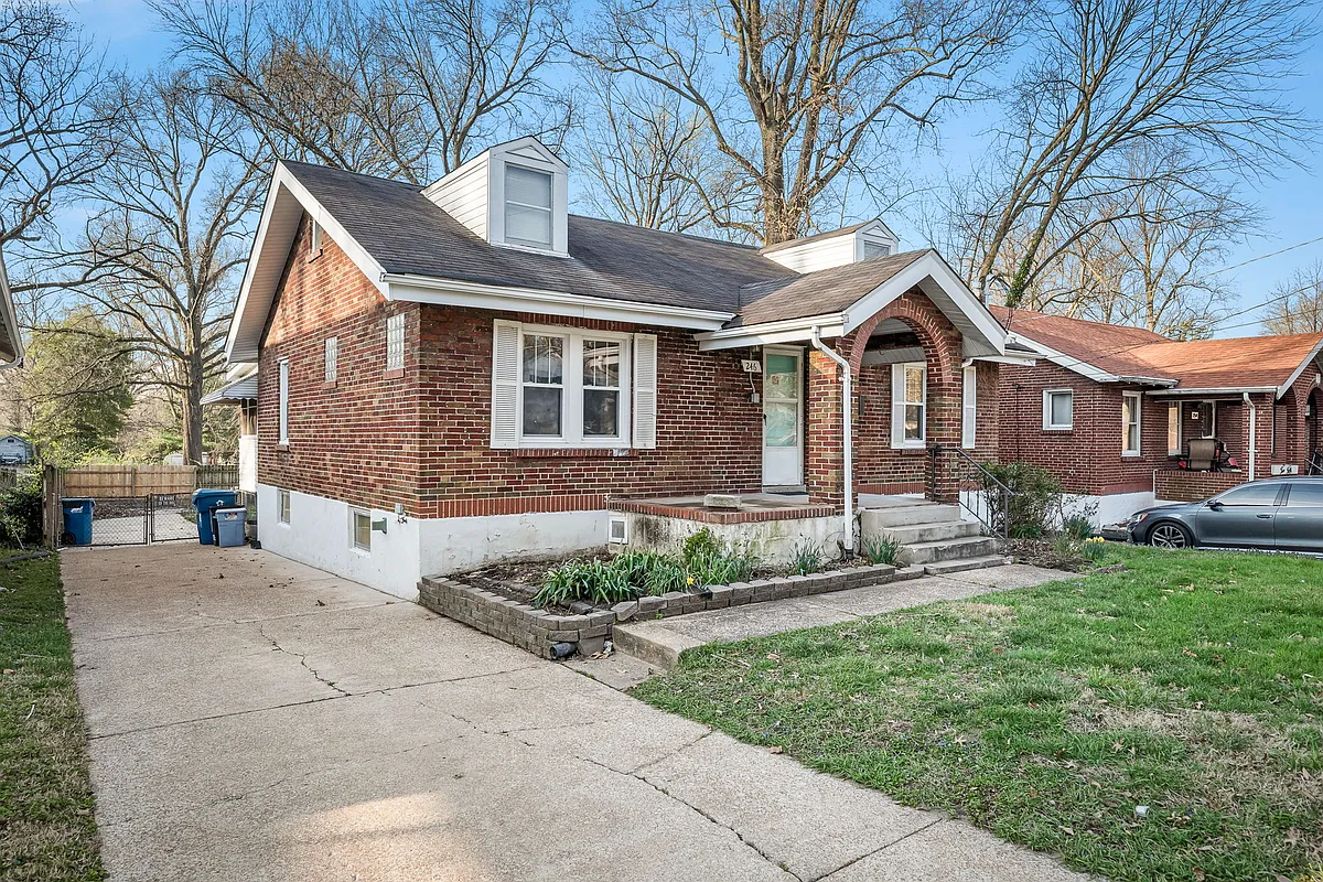 Building Photo - 246 Louisa Ave