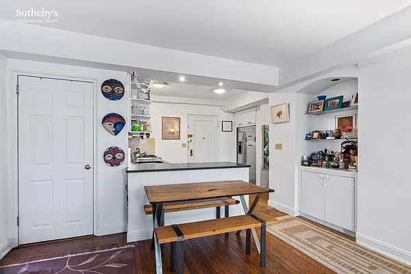 Rented by Sotheby's International Realty | media 2