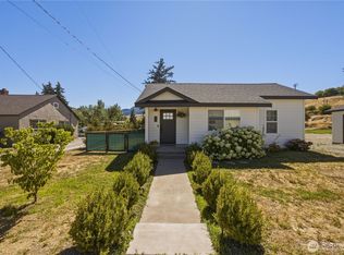 123 Chris St, Pateros, WA 98846