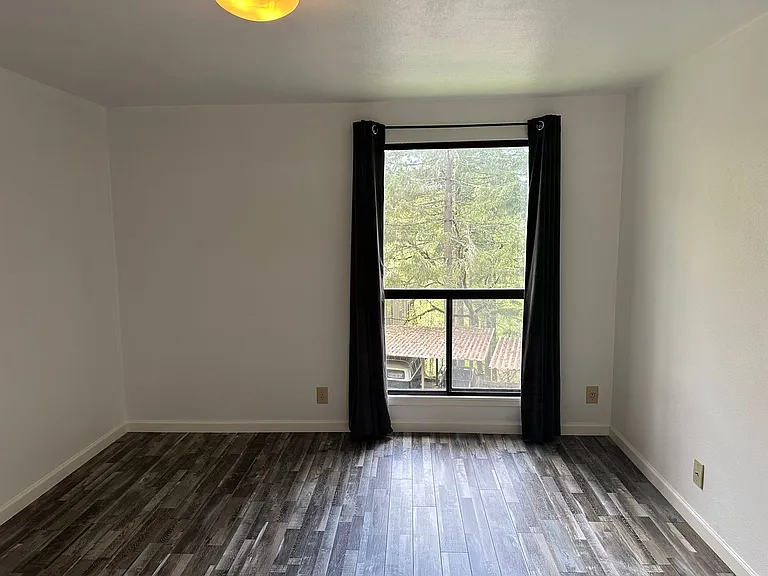 405 Stonewood Dr — Photo 21