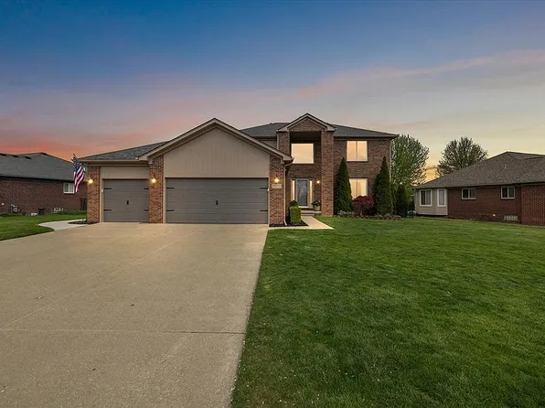 53272 Joann Marie Dr, Chesterfield, MI 48047