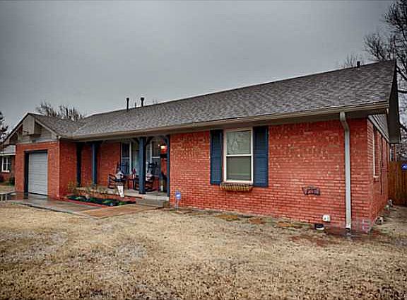 3rd image of 2412 Huntleigh Dr